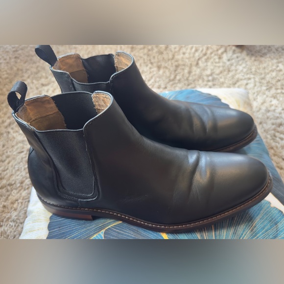 Elegant Black Leather Ankle Boots - Picture 1 of 7